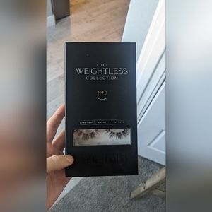 Flutterhabit weightless lashes
